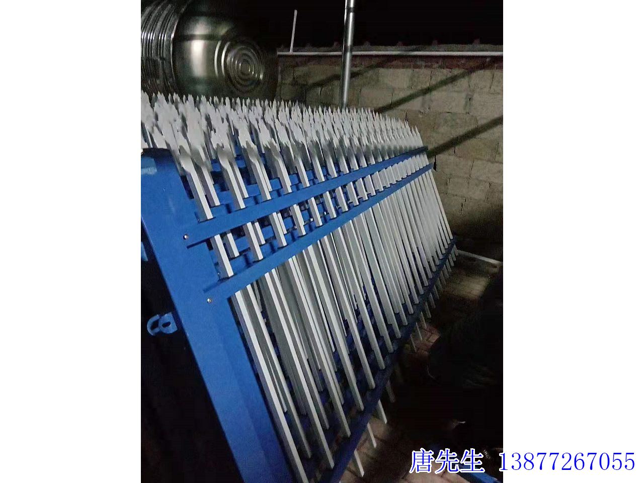 金属护栏