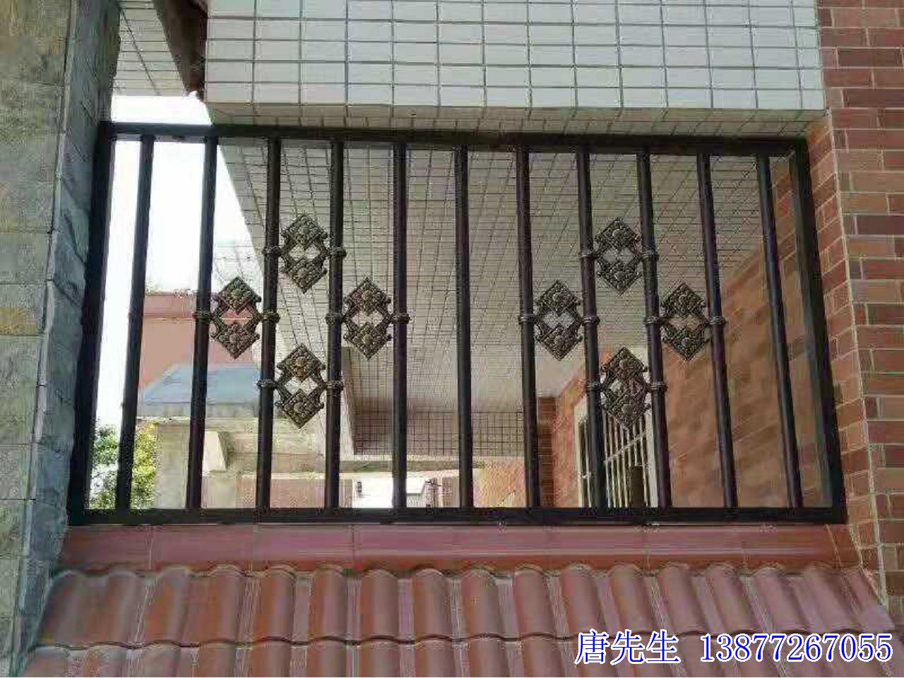 金属护栏