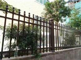金属护栏